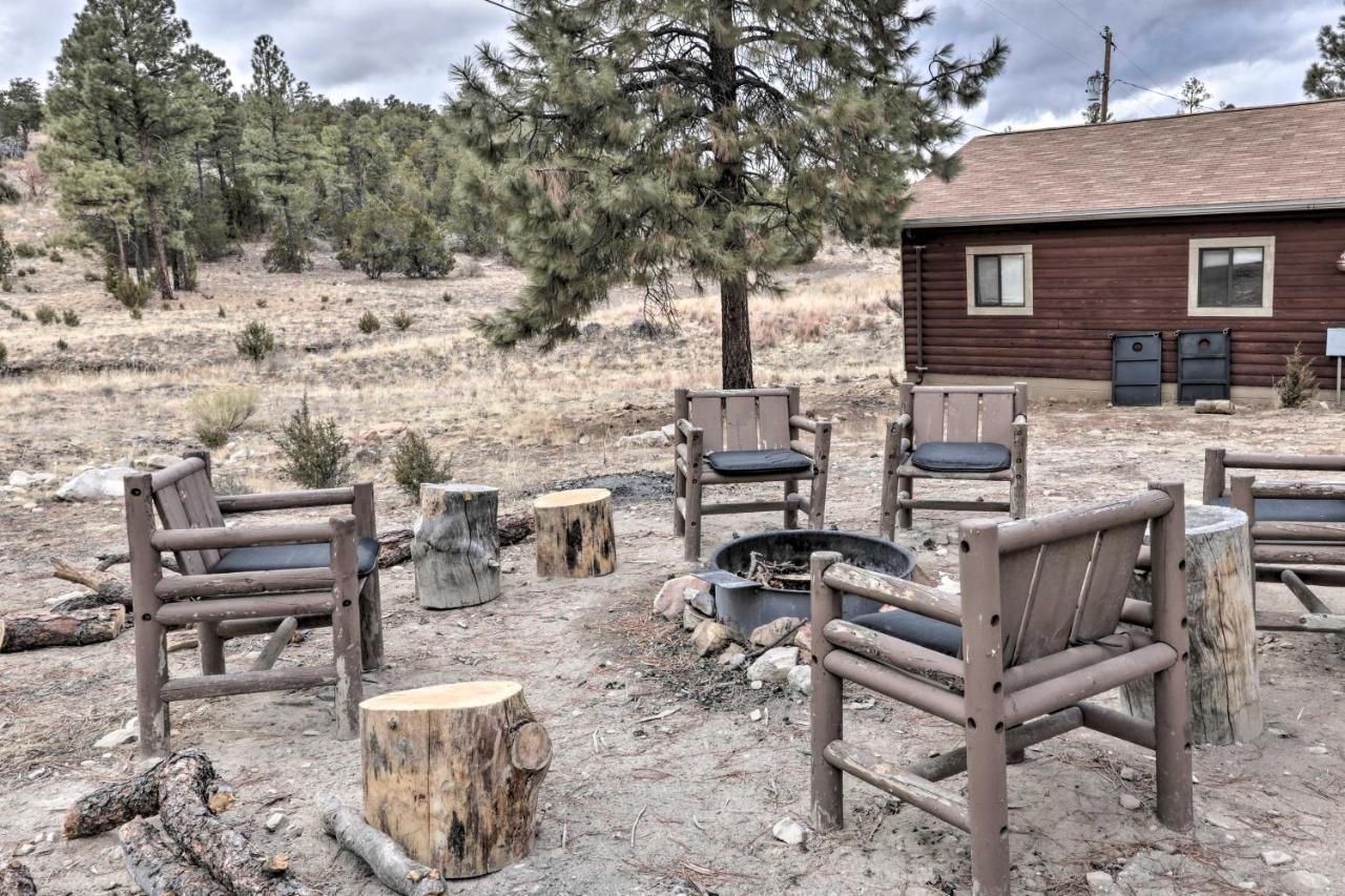 Cozy Heber-Overgaard Cabin With Fire Pit, Game Room! Экстерьер фото
